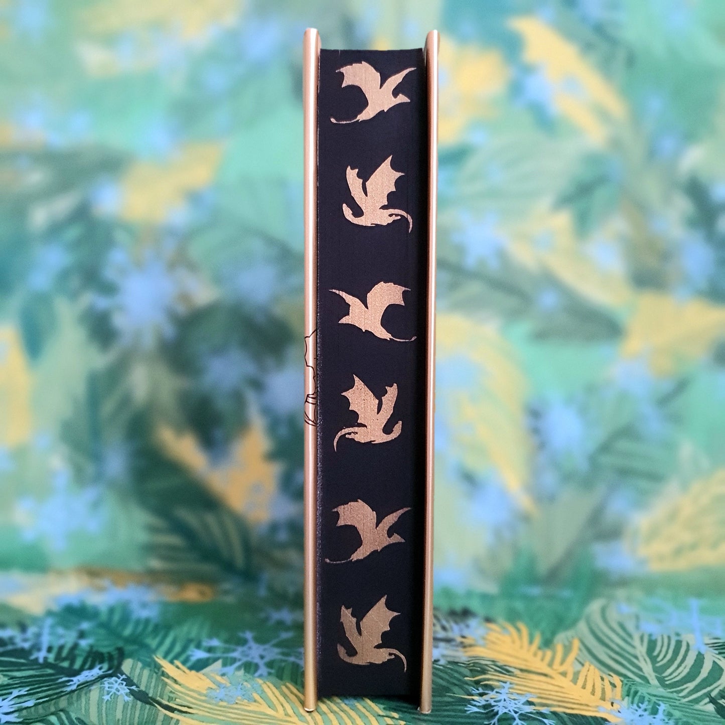 Fourth Wing by Rebecca Yarros | Stencil Sprayed Gold Dragon Edges